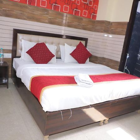Hotel Aditya Residency Near Sector 63 Metro Station Ноида Екстериор снимка